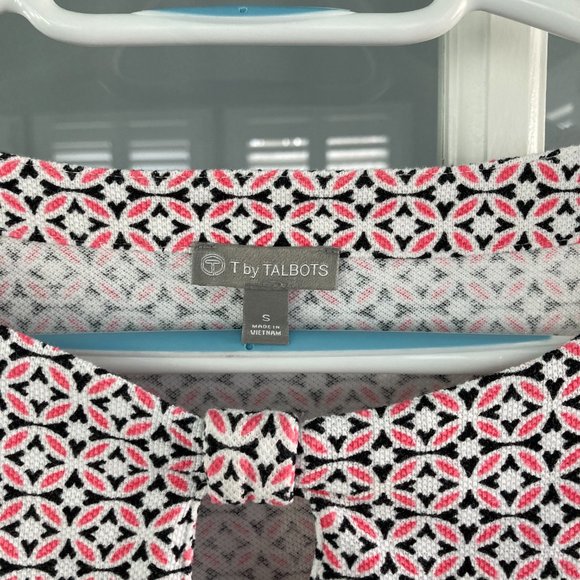 T by Talbots Key-Hole Top 3/4 Sleeve - Picture 2 of 7